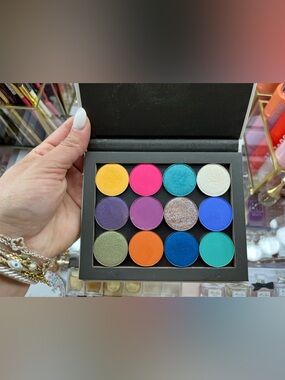 ColourPop Vibrant Eyeshadow Palette - Multi-Color